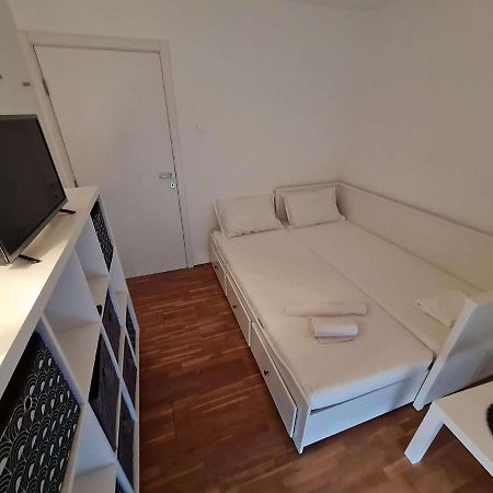 Apartmani Lovre I Zara 外观 照片