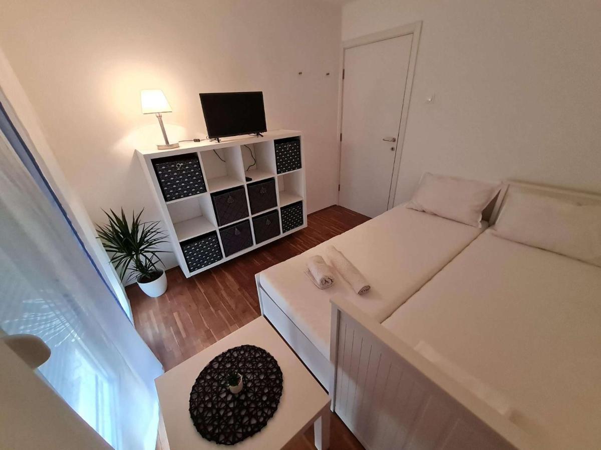 Apartmani Lovre I Zara 外观 照片