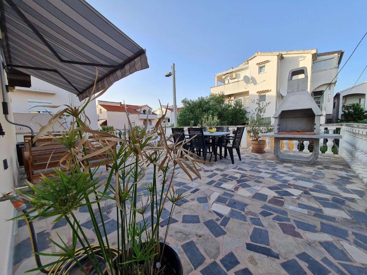 Apartmani Lovre I Zara 外观 照片