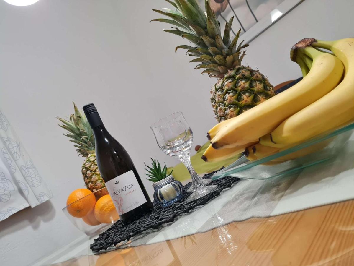 Apartmani Lovre I Zara 外观 照片