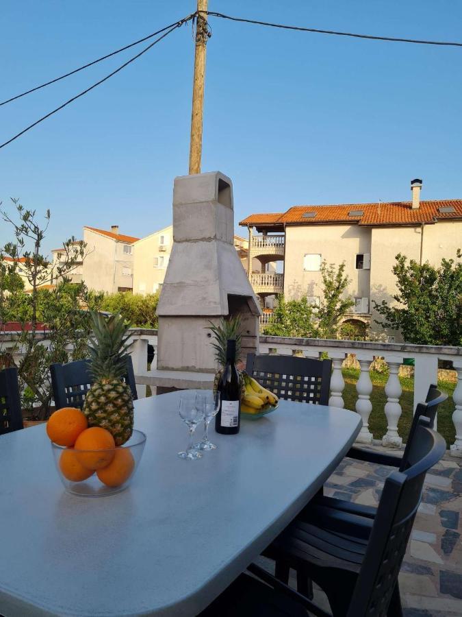 Apartmani Lovre I Zara 外观 照片