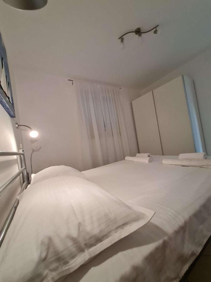 Apartmani Lovre I Zara 外观 照片