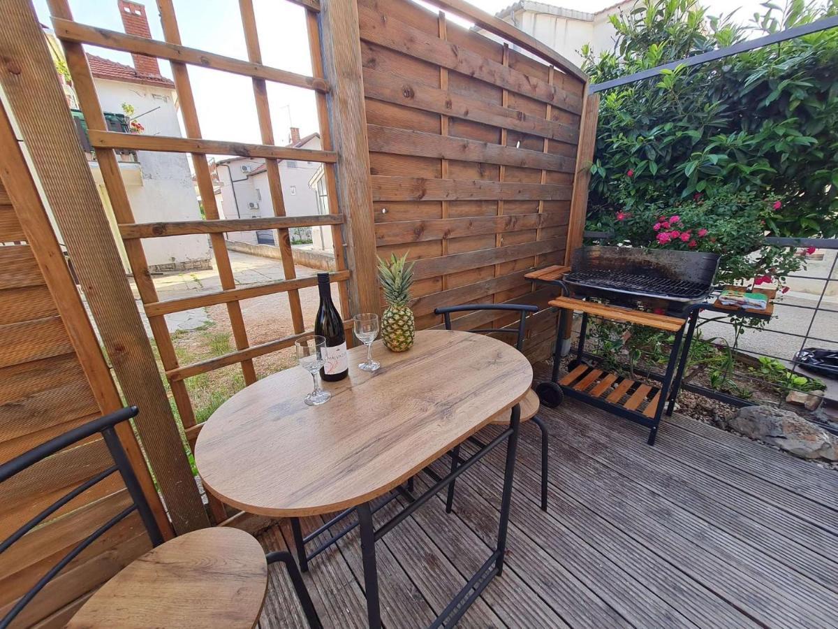 Apartmani Lovre I Zara 外观 照片