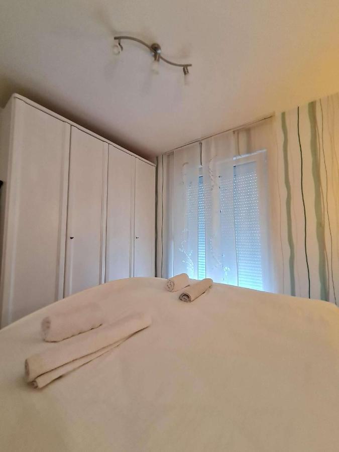 Apartmani Lovre I Zara 外观 照片
