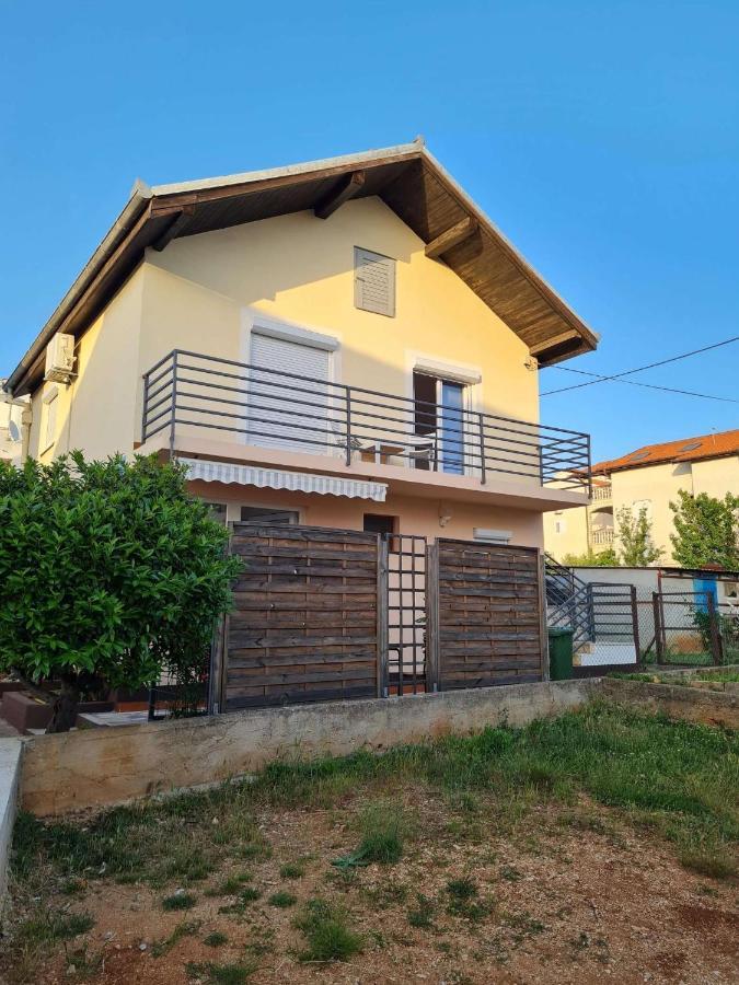 Apartmani Lovre I Zara 外观 照片