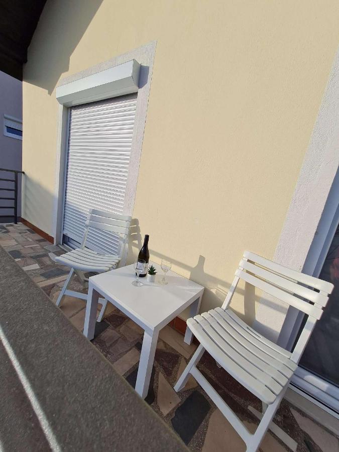 Apartmani Lovre I Zara 外观 照片