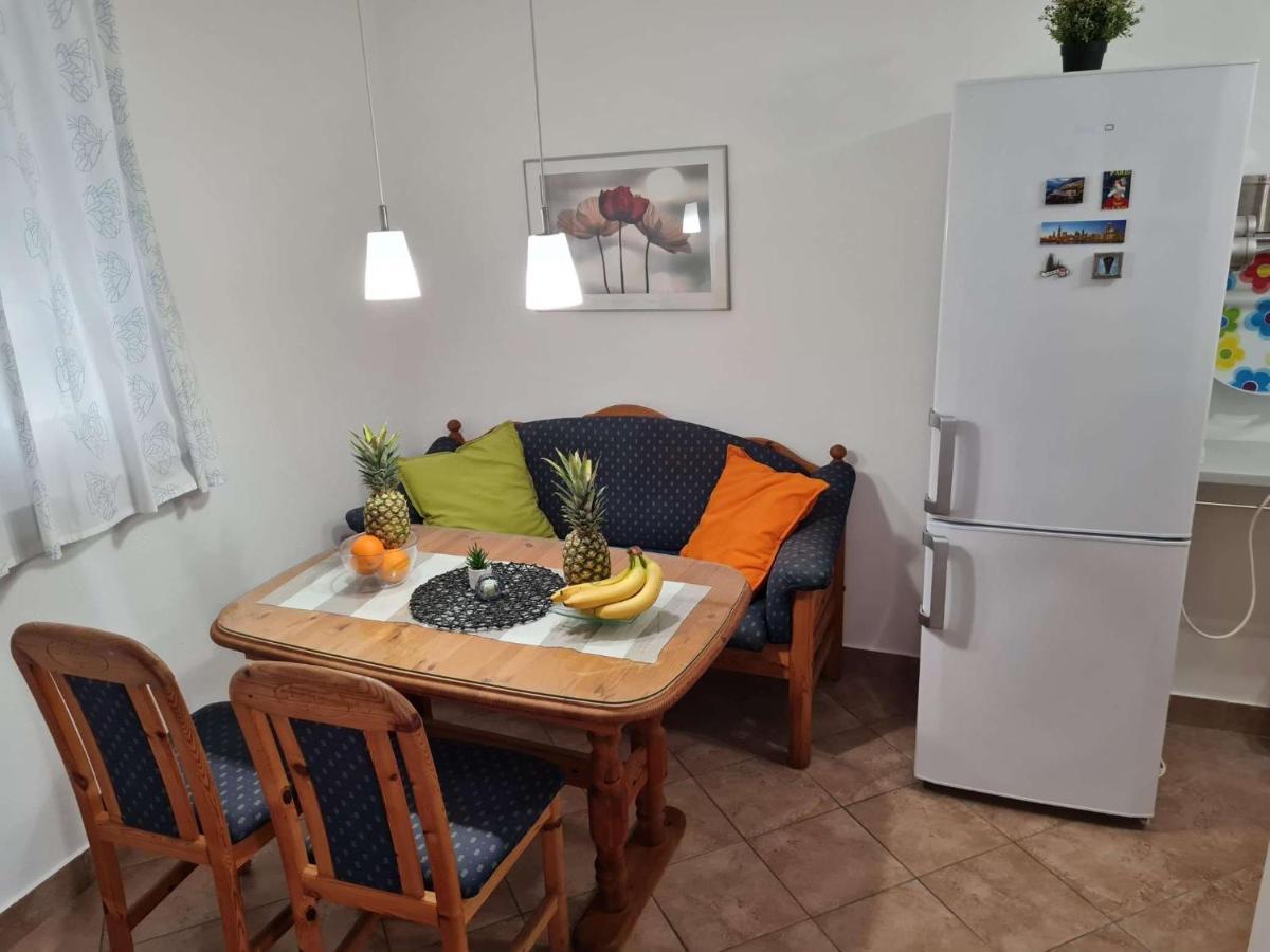 Apartmani Lovre I Zara 外观 照片