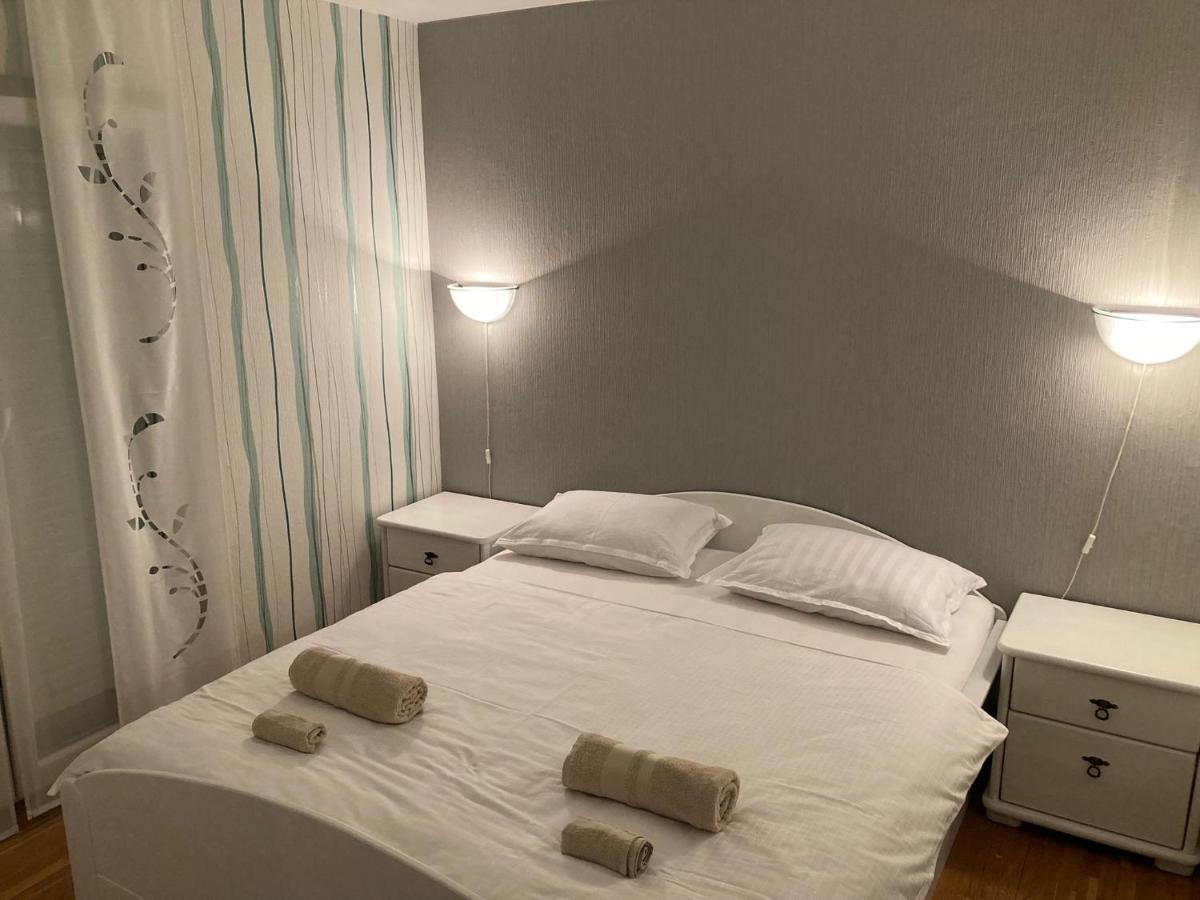 Apartmani Lovre I Zara 外观 照片